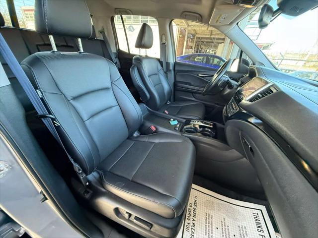 Photo of 2020 Lunar Silver Metallic Honda Ridgeline