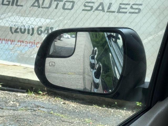 Photo of 2018 Midnight Black Metallic Toyota Sienna