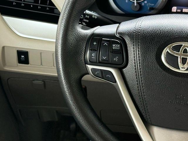 Photo of 2018 Midnight Black Metallic Toyota Sienna