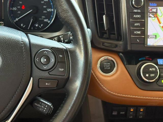 Photo of 2017 Blizzard Pearl Toyota RAV4