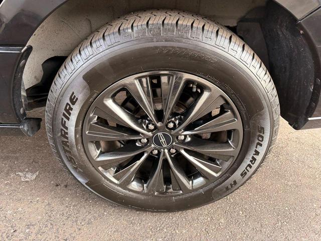 Photo of 2016 Black Velvet Lincoln Navigator