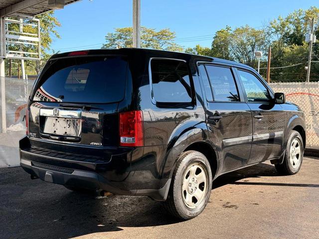 Photo of 2015 Crystal Black Pearl Honda Pilot