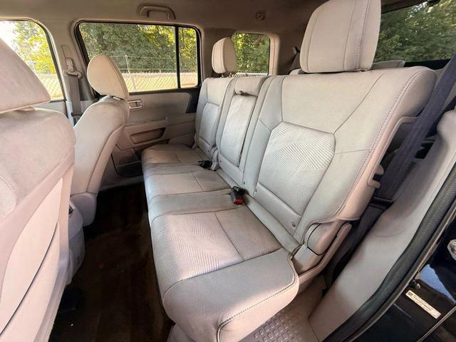Photo of 2015 Crystal Black Pearl Honda Pilot