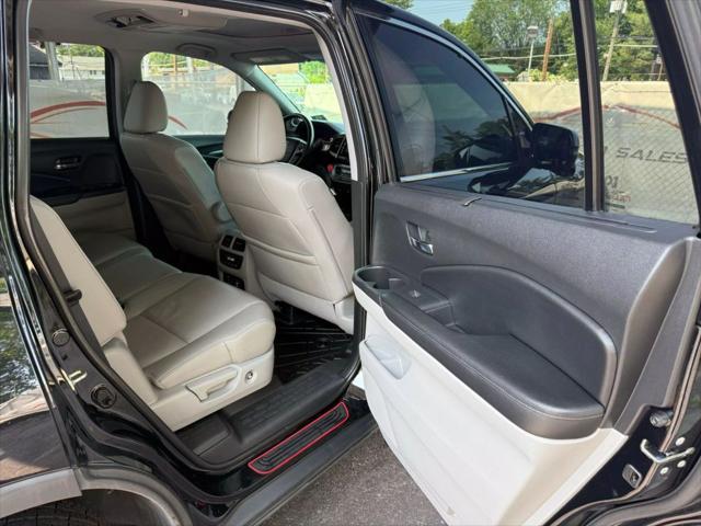 Photo of 2018 Crystal Black Pearl Honda Pilot