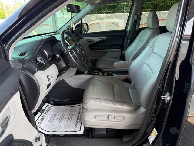 Photo of 2018 Crystal Black Pearl Honda Pilot