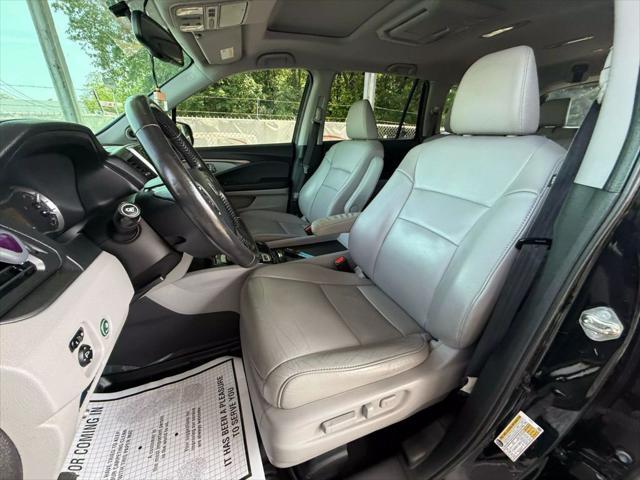 Photo of 2018 Crystal Black Pearl Honda Pilot