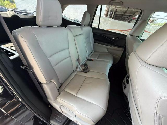 Photo of 2018 Crystal Black Pearl Honda Pilot