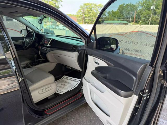 Photo of 2018 Crystal Black Pearl Honda Pilot