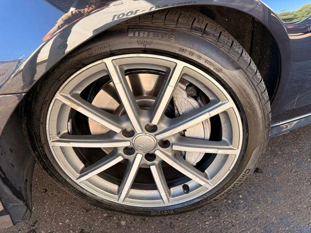 Photo of 2017 Moonlight Blue Metallic Audi A6