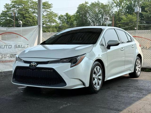 Photo of 2021 White Toyota Corolla