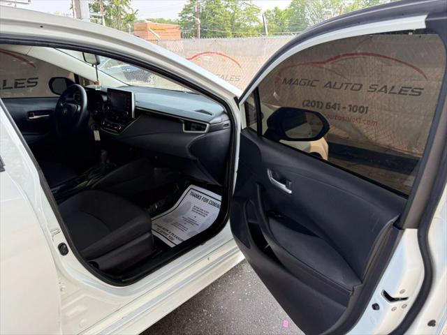 Photo of 2021 White Toyota Corolla