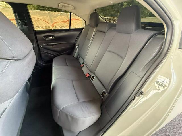 Photo of 2021 White Toyota Corolla