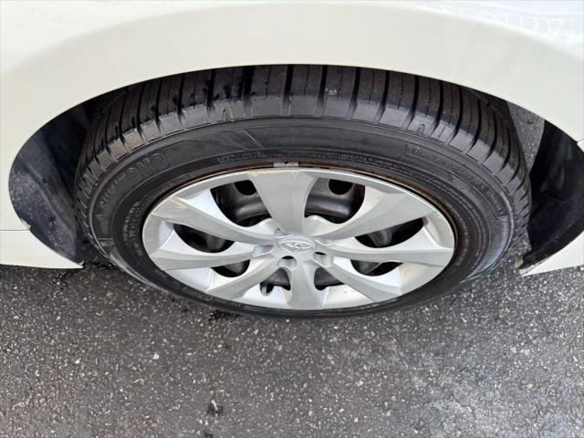 Photo of 2021 White Toyota Corolla