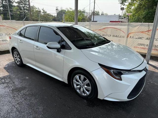 Photo of 2021 White Toyota Corolla