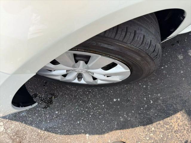 Photo of 2021 White Toyota Corolla