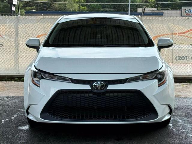 Photo of 2021 White Toyota Corolla