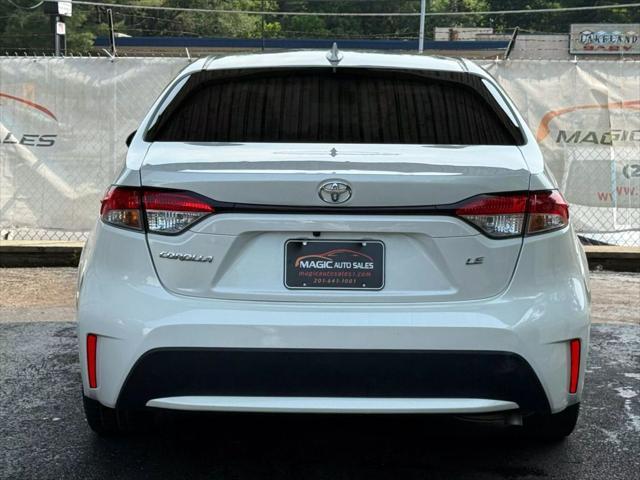 Photo of 2021 White Toyota Corolla