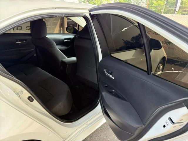 Photo of 2021 White Toyota Corolla