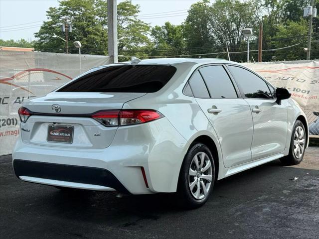 Photo of 2021 White Toyota Corolla