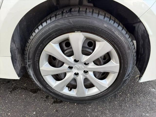 Photo of 2021 White Toyota Corolla