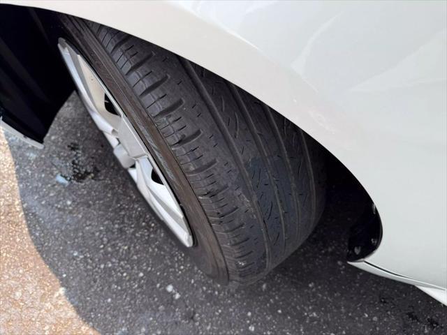 Photo of 2021 White Toyota Corolla
