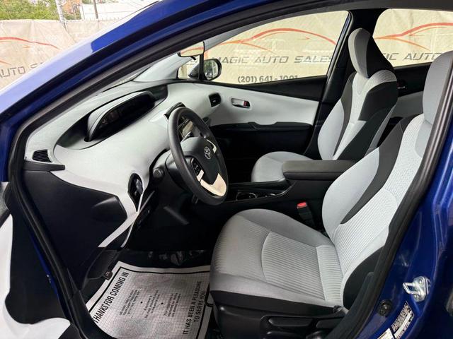 Photo of 2018 Blue Crush Metallic Toyota Prius
