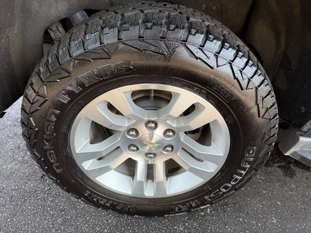 Photo of 2019 Blue Velvet Metallic Chevrolet Tahoe