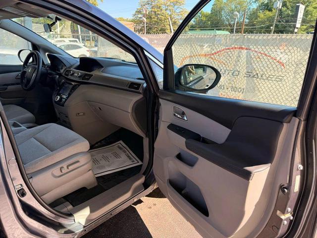 Photo of 2016 Modern Steel Metallic Honda Odyssey