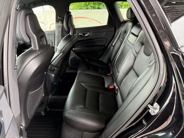 Photo of 2018 Onyx Black Metallic Volvo XC60