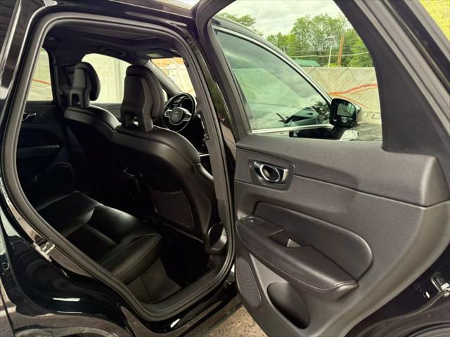 Photo of 2018 Onyx Black Metallic Volvo XC60