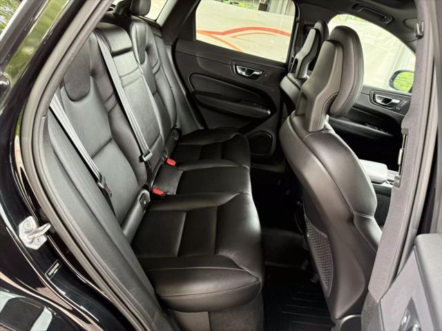 Photo of 2018 Onyx Black Metallic Volvo XC60