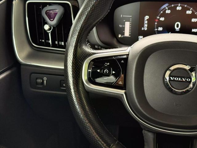 Photo of 2018 Onyx Black Metallic Volvo XC60