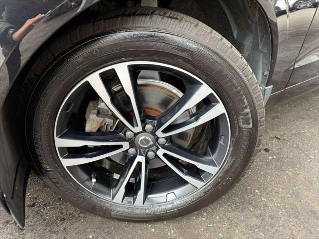Photo of 2018 Onyx Black Metallic Volvo XC60