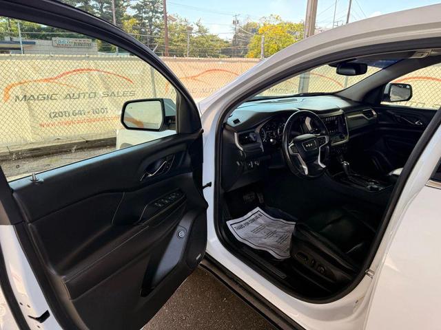 Photo of 2018 White GMC Acadia