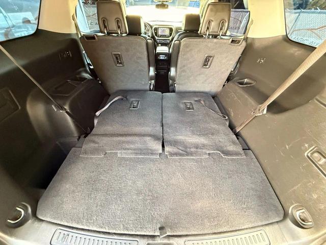 Photo of 2018 White GMC Acadia