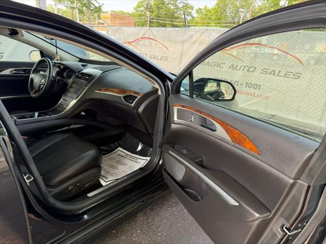 Photo of 2014 Tuxedo Black Lincoln MKZ