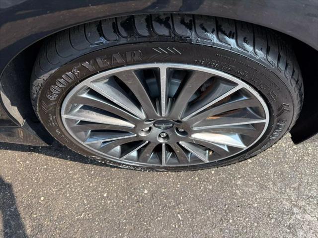 Photo of 2014 Tuxedo Black Lincoln MKZ
