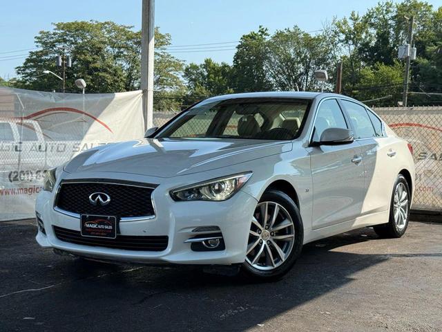 Photo of 2015 Moonlight White INFINITI Q50