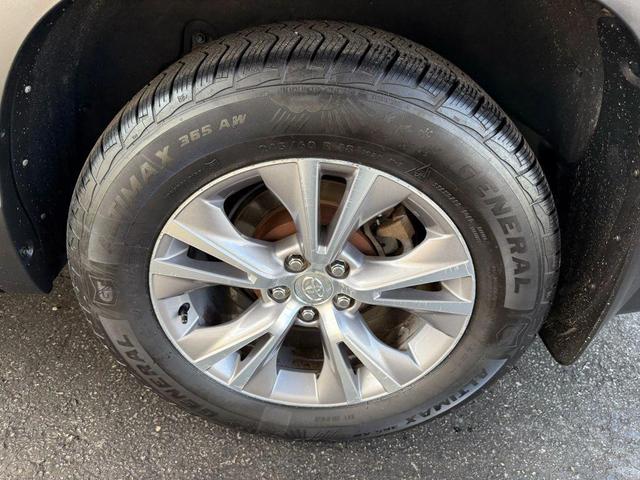 Photo of 2015 Blue Toyota Highlander