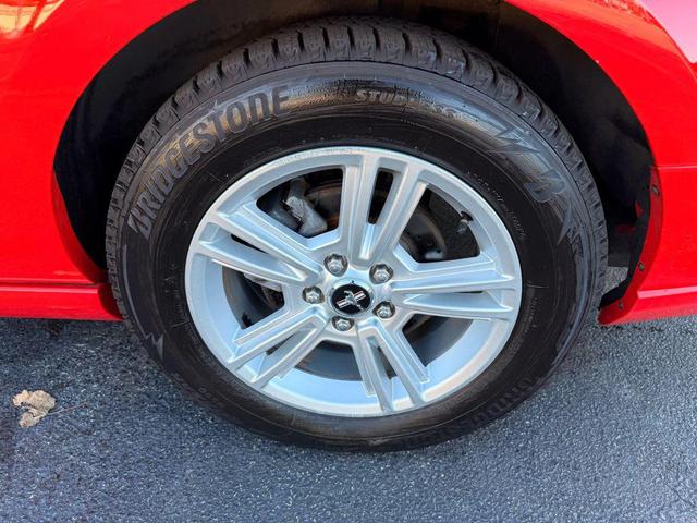 Photo of 2014 Red Ford Mustang