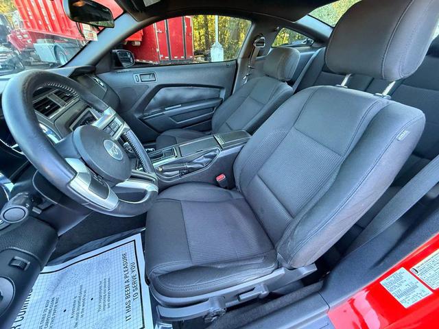 Photo of 2014 Red Ford Mustang
