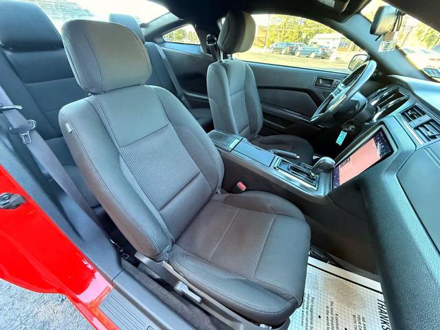 Photo of 2014 Red Ford Mustang