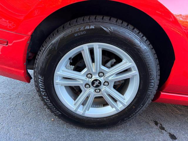 Photo of 2014 Red Ford Mustang