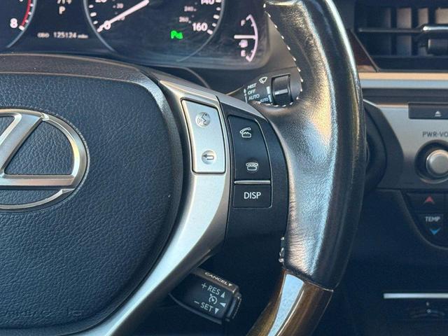 Photo of 2013 Silver Lining Metallic Lexus ES 350