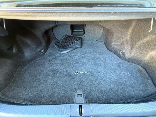 Photo of 2013 Silver Lining Metallic Lexus ES 350