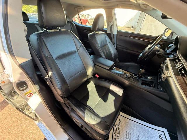 Photo of 2013 Silver Lining Metallic Lexus ES 350