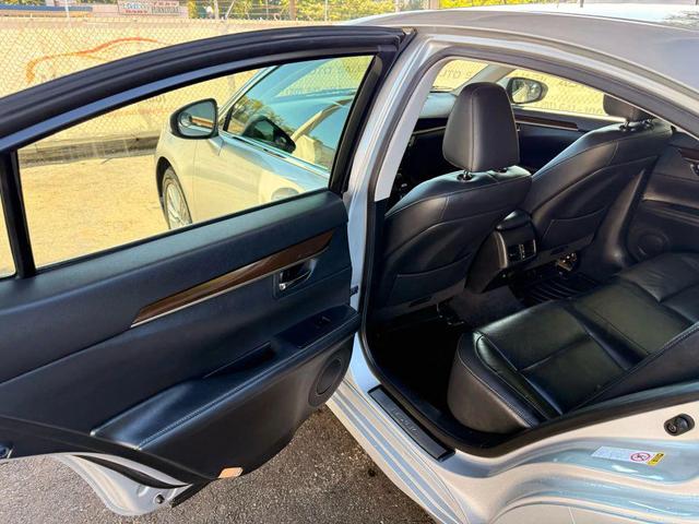 Photo of 2013 Silver Lining Metallic Lexus ES 350