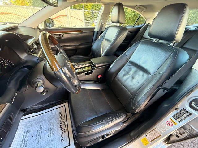 Photo of 2013 Silver Lining Metallic Lexus ES 350