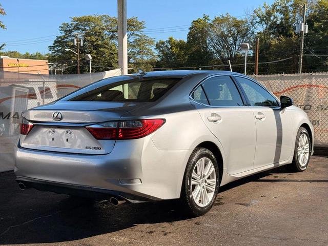 Photo of 2013 Silver Lining Metallic Lexus ES 350