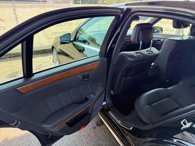 Photo of 2013 Black Mercedes-Benz E-Class